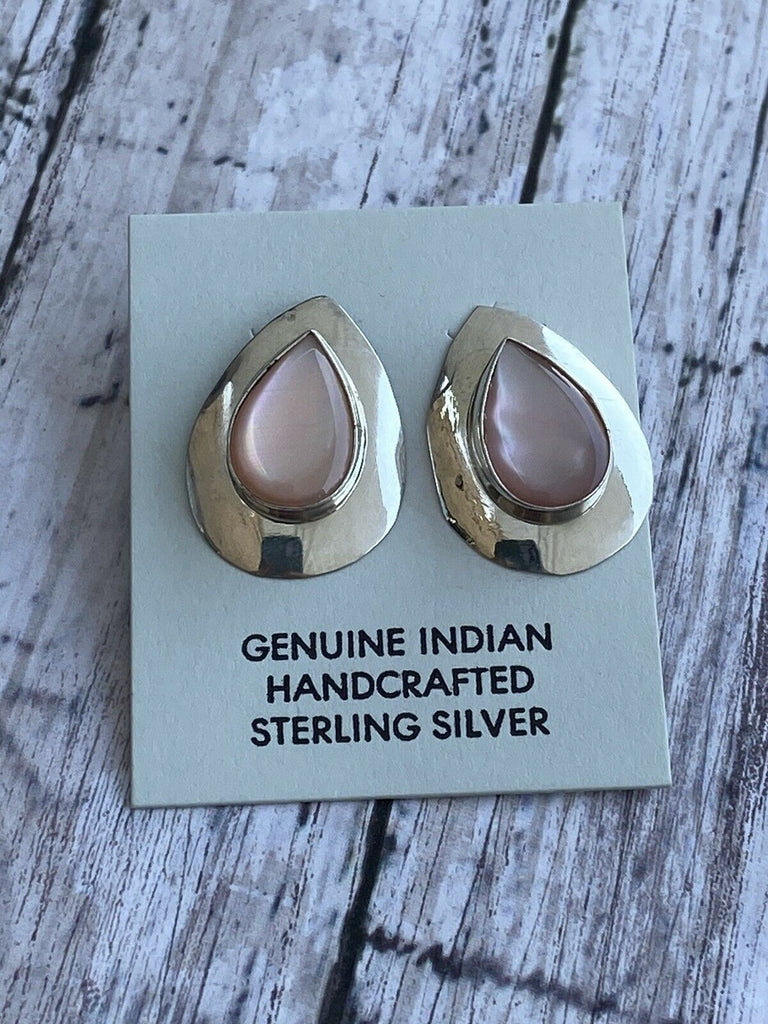 Navajo Sterling Silver And Pink Mussel Post Earrings Jewelry & Watches:Ethnic, Regional & Tribal:Native American:Earrings Nizhoni Traders LLC   