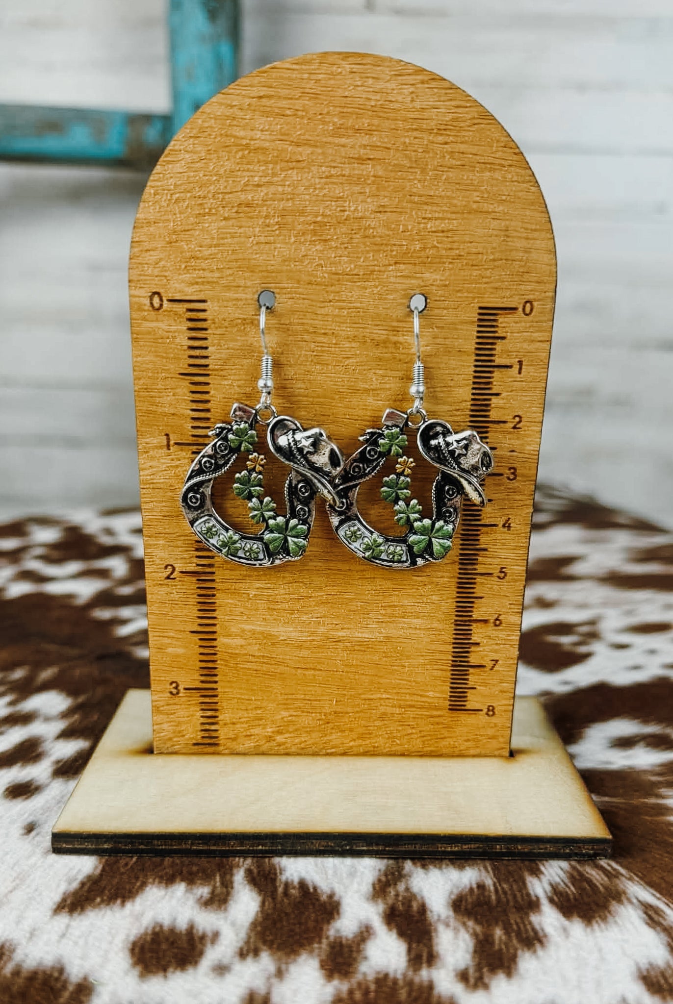 Clover Horse Shoe Dangle Earring Earrings Blue Tortoise