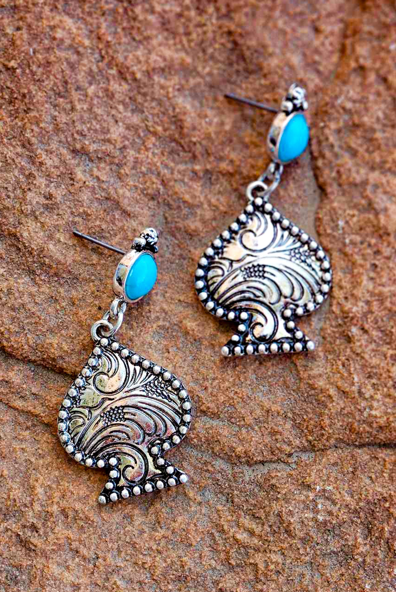 Spade Engraved Stud Earrings Earrings Blue Tortoise