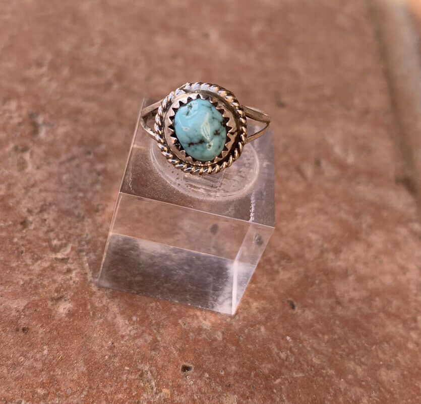 Dainty Turquoise Round Ring Jewelry & Watches:Handcrafted, Artisan Jewelry:Rings Nizhoni Traders LLC   