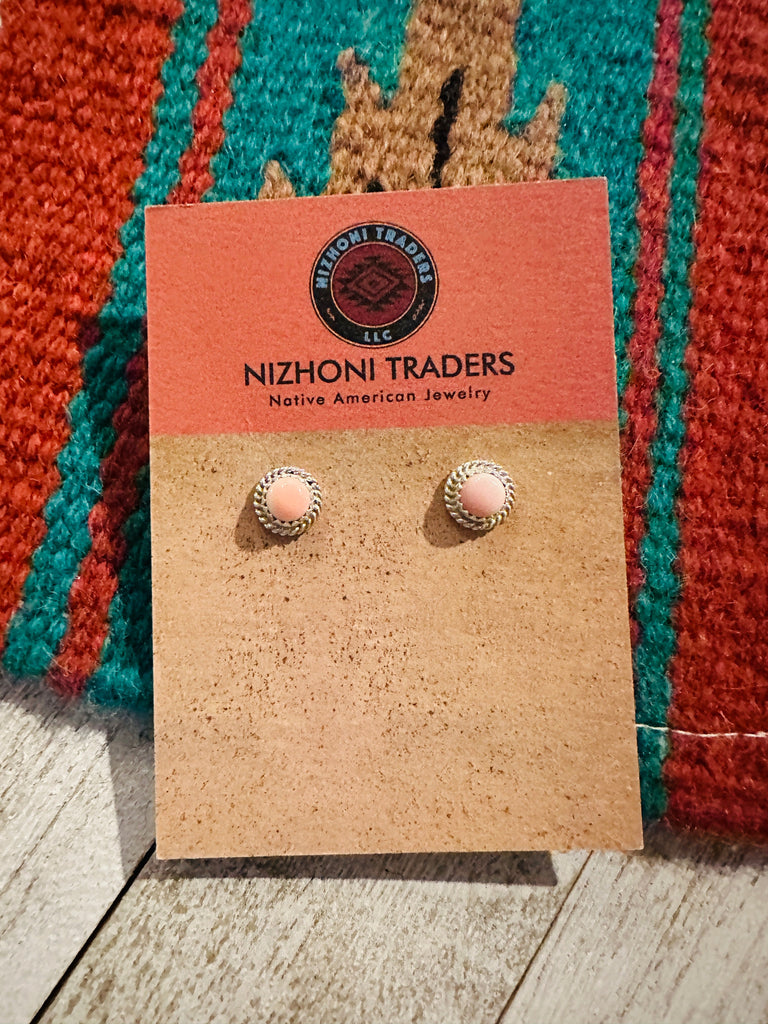 Navajo Queen Pink Conch & Sterling Silver Circle Stud Earrings Jewelry & Watches:Ethnic, Regional & Tribal:Native American:Earrings Nizhoni Traders LLC   
