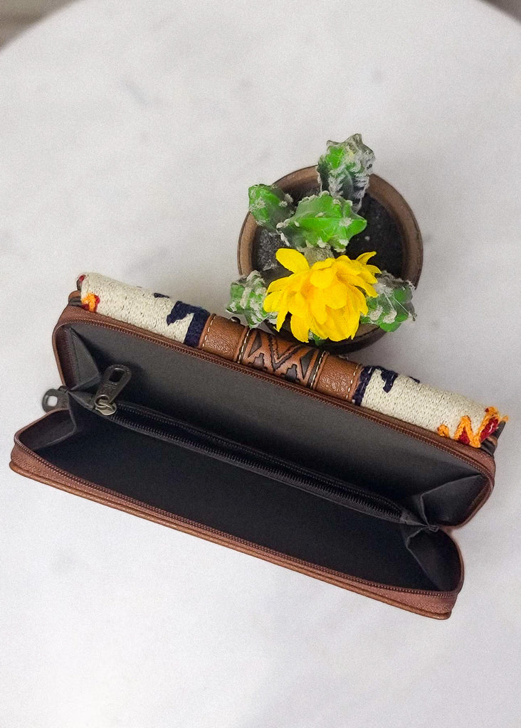 Top of saddle blanket wallet