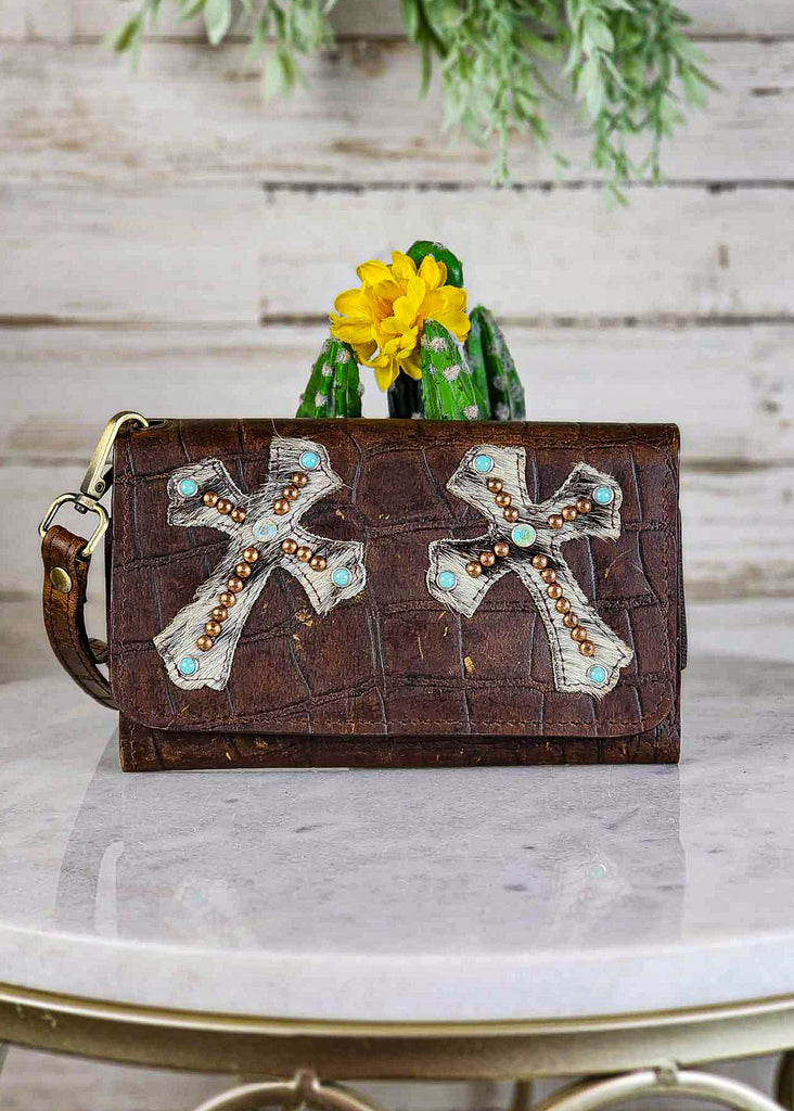 Gator Cowhide Cross Wallet Wristlet/Wallet Shiloh   