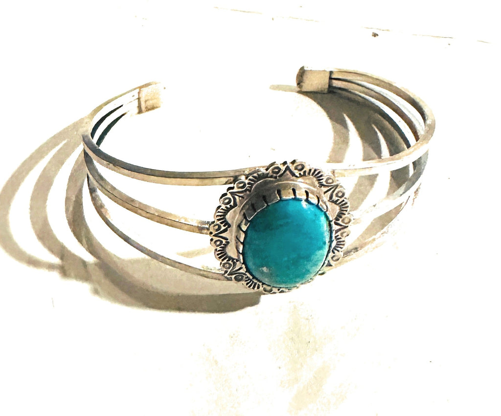 Simply Elegant Kingman Turquoise Cuff Bracelet NT jewelry Native American   