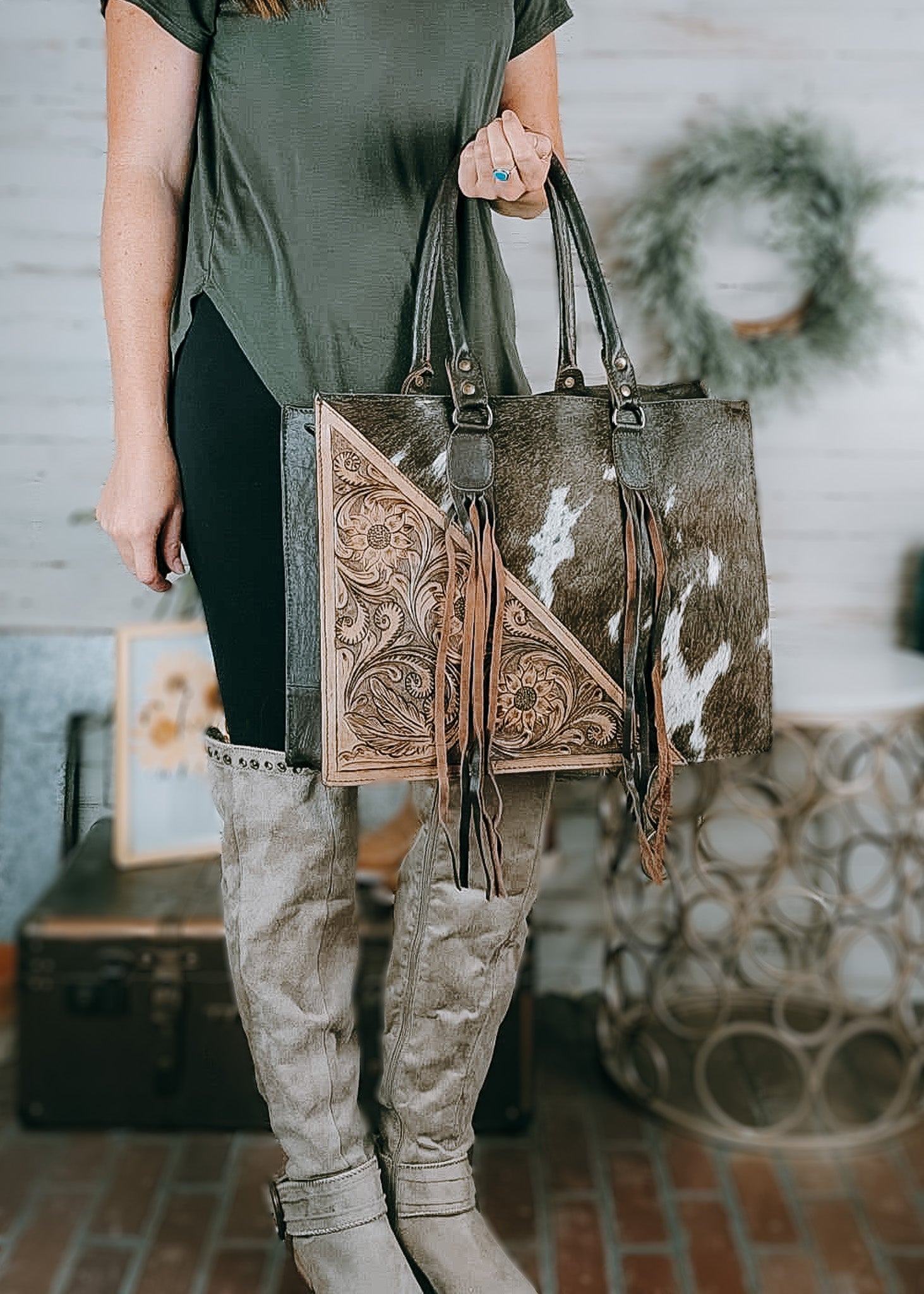 Women's Western Floral Tooled Leather Cowhide Shoulder Purse