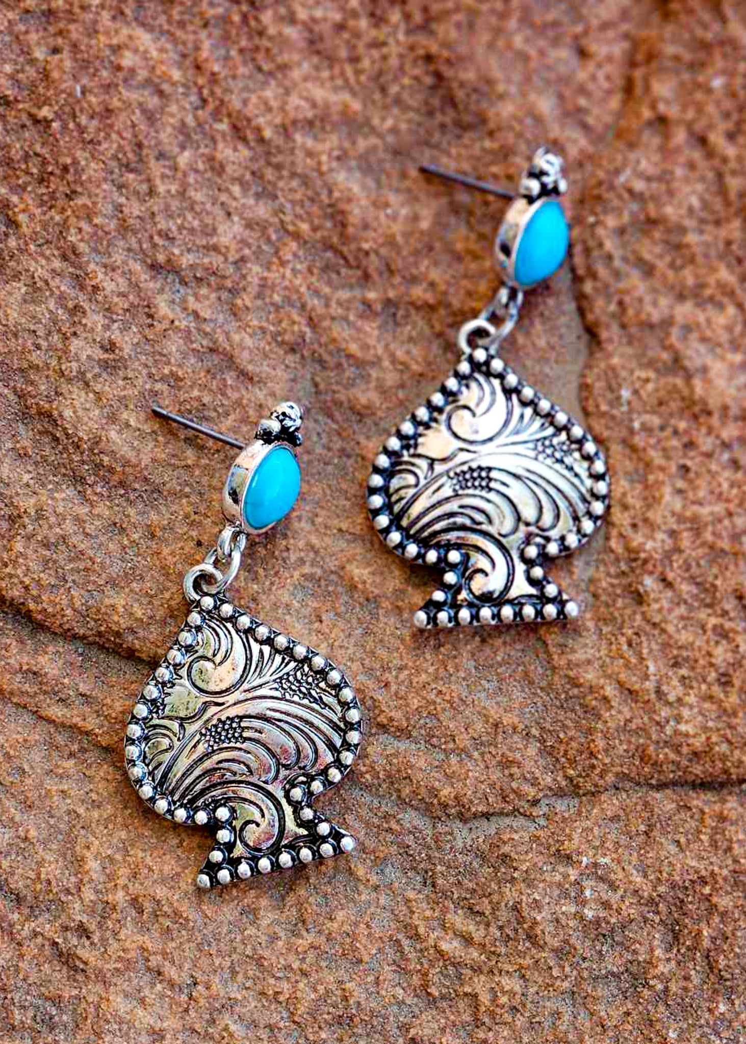 Spade Engraved Stud Earrings Earrings Blue Tortoise