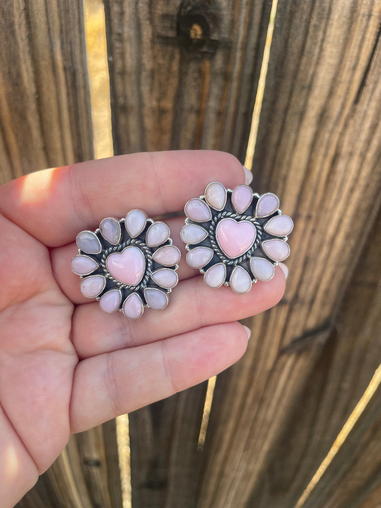 Conch Heart Earrings NT jewelry Nizhoni Traders LLC   