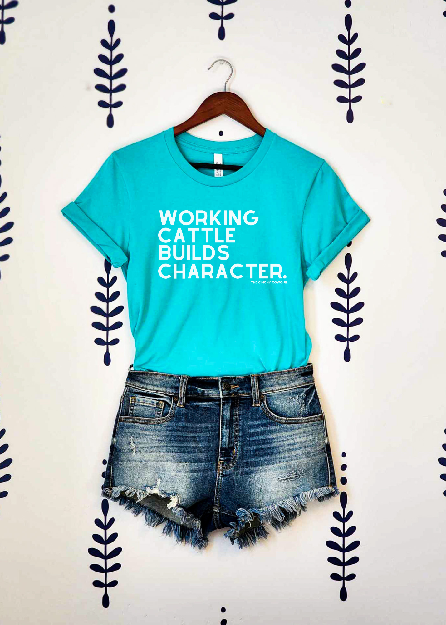 Working Cattle Builds Character Short Sleeve Tee T-Shirt The Cinchy Cowgirl - Print